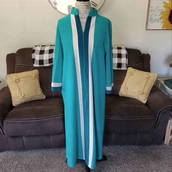 Vanity Fair Other - FEATURE of WEEK: Vintage "Vanity Fair" Robe